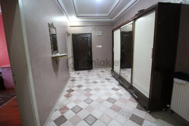 Aksaray Taşpazarda Aliağa Cami Yanı Anayolda Satılık İşyeri-ofis 4