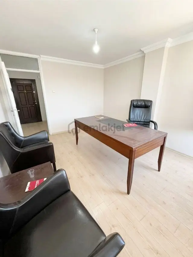 Galerıa Emlak'tan Kızılay Mah. / İzmir 1.cadde'de Kiralık 50 M² Katta Ofis!! 3