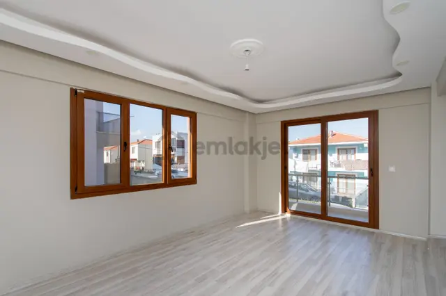 Foça Kazım Dirik Mah. Kiralık Bahçe Katı 2+1 Daire 2