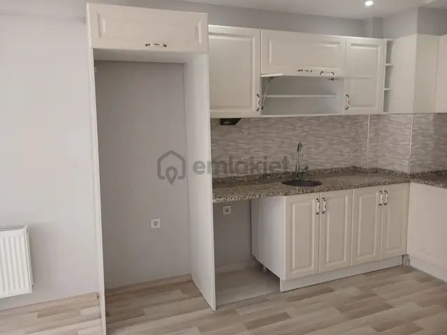 Arifiye Mah. Hamamyoluna Yakın Yeni Binada Kiralık 2+1 Daire 3