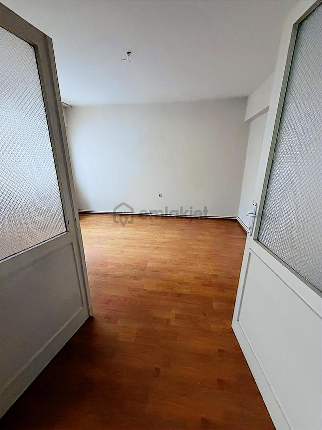 Demetten Vatan Mahallesinde 3+1 Doğalgazlı Kiralık Daire 2