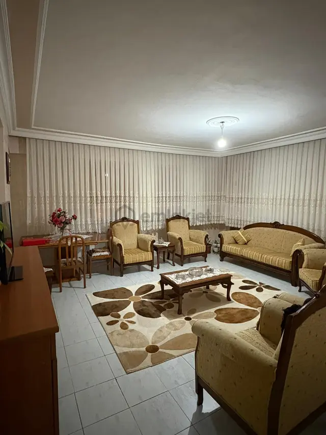 Gaziler Peyas Taksi Durağı Yanı Satılık 3+1 Daire 2