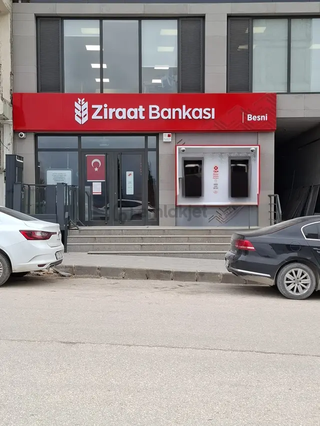 Hakev'den Atatürk Caddesinde Satılık Yeni Yapı 2 Katlı İş Yeri 1