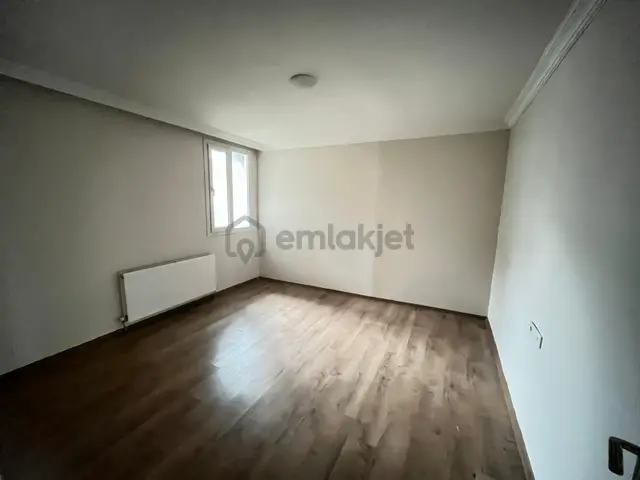 Amazon'dan Karamanlıda Erkek İmam Hatip Lisesi Yanı Lüks 3+1!!! 3