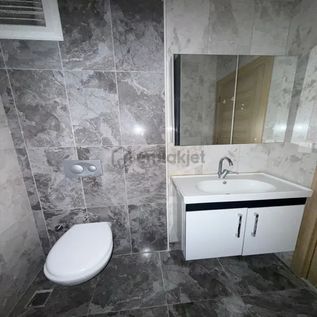 Akbatı Avm Yakınında Site İçerisinde 2+1 Satılık Daire 3