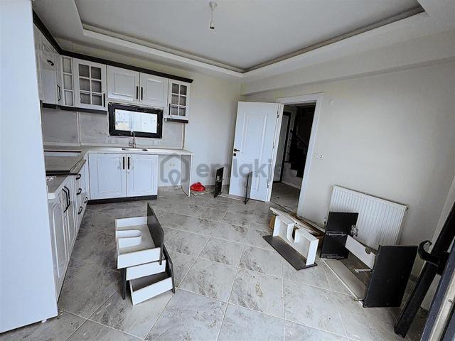 Gümüş Emlak'tan İstiklal Mahallesinde Satılık Villa 4