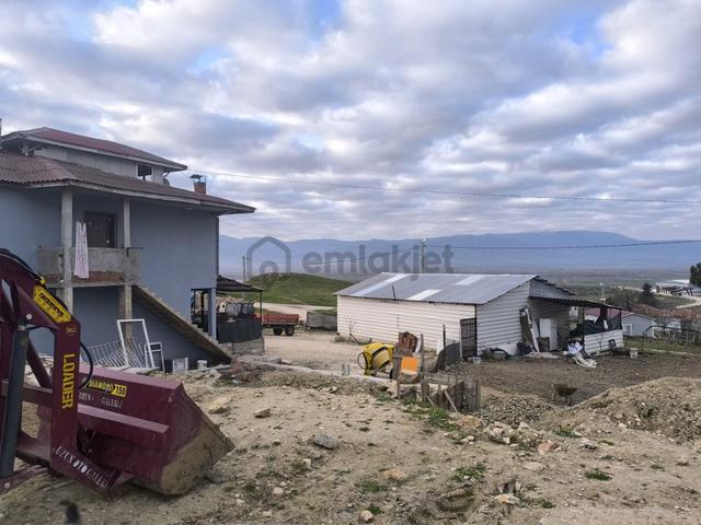 Arzupınar Koyunde Arsalı 2 Katlı Ev Samanlık Garaj 150 Baş Ahır 5