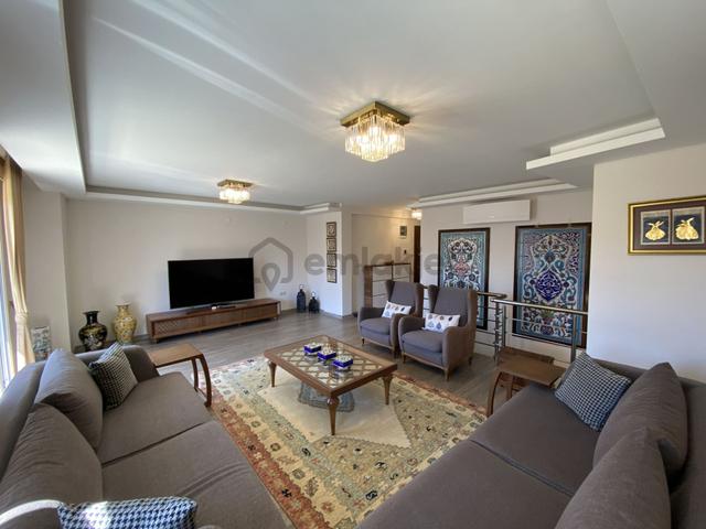 Çeşme Marina Yakını 3 0da 2 Salon Kapalı Şık Verandalı Satılık Dubleks Lüks Daire 5