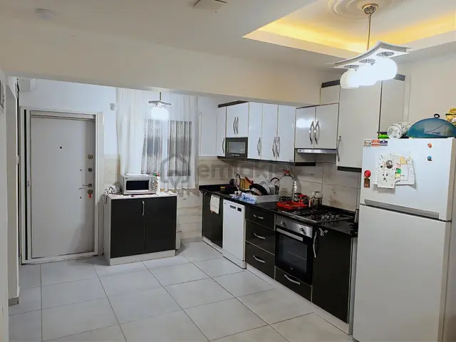 Kuşadası Avm.ye Çok Yakın Masrafsiz Deniz Manzarali Havuzlu 3+2 2