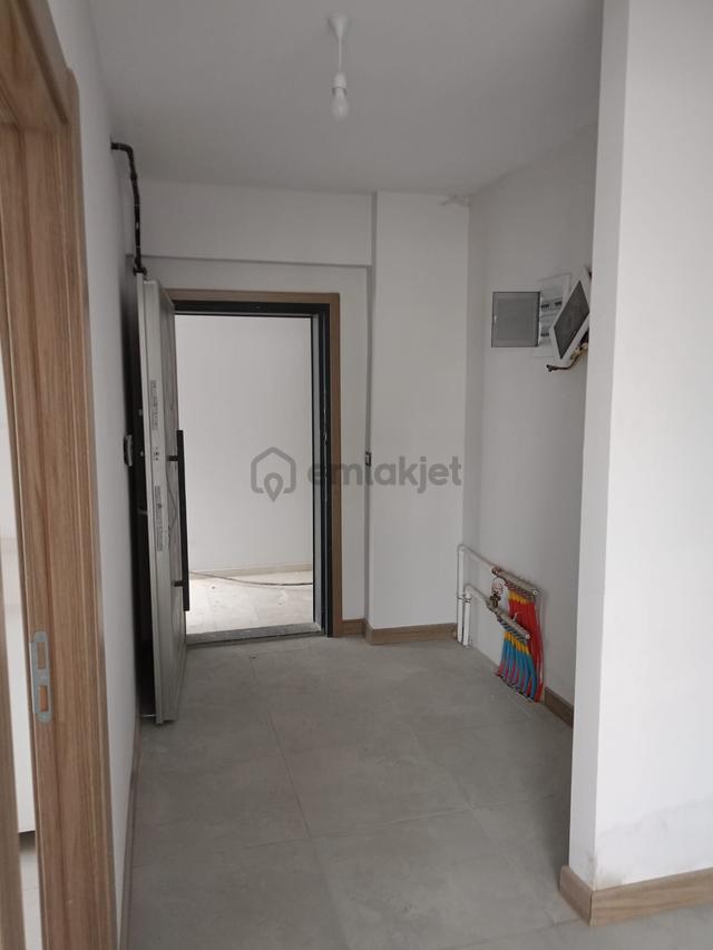 Göl Manzaralı Kapalı Mutfaklı 3+1 Kiralık Daire 5