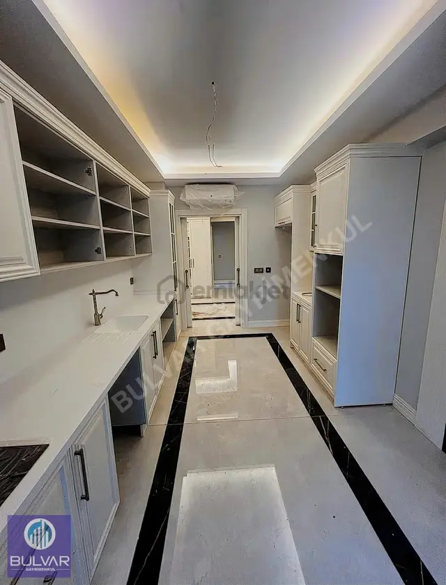 Kayaşehir Som Zerafet Konakları ''boş'' Satılık 4+1 Arakat Daire 3