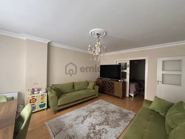 Maltepe Zümrütevler'de Oldukça Kullanışlı Satılık 2+1 Daire 2