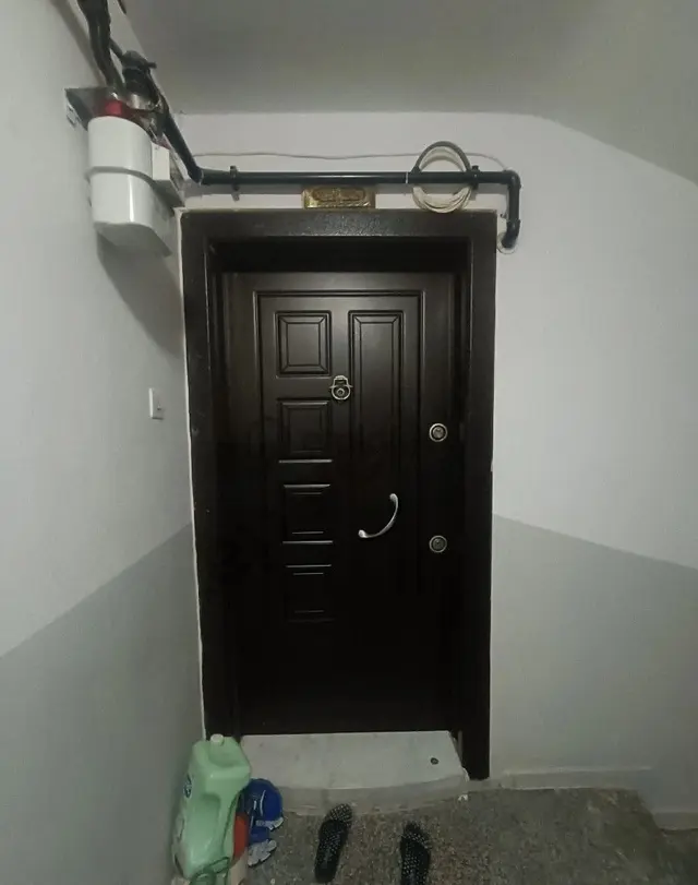 Güneşli Mahallesinde Asansörlü Ve Doğalgazlı Satılık Daire 3