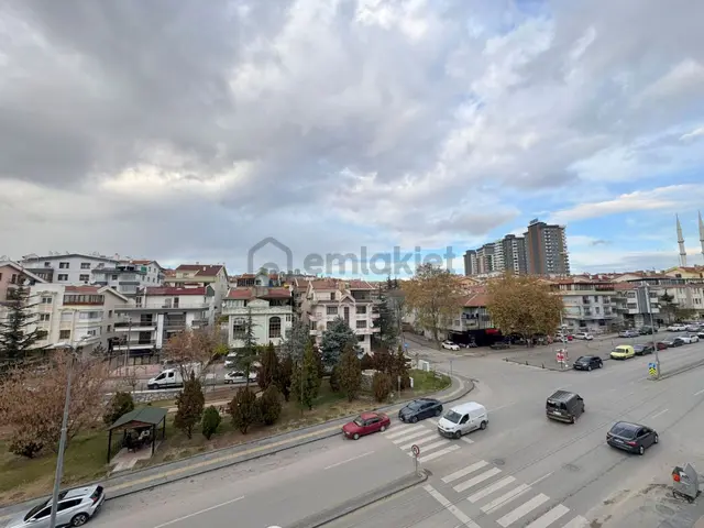 Selçuklu Caddesi Üzeri Sıfır Bina Orta Kat 2+1 Lüks Emsalsiz 3