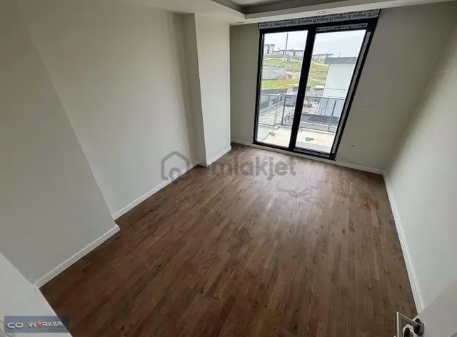 Fırsat Villa!540 M2 Bahçeli,özel Havuzlu,butik Site İçerisinde 3