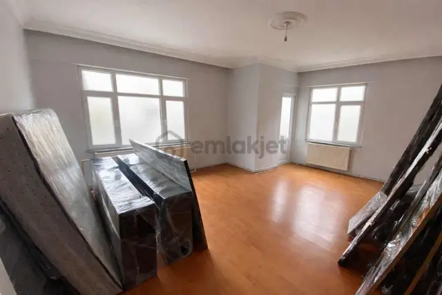 Gebze Marmaray,metro Ve Bolular Cad. Yakın Kiralık 2+1 Ara Kat 1