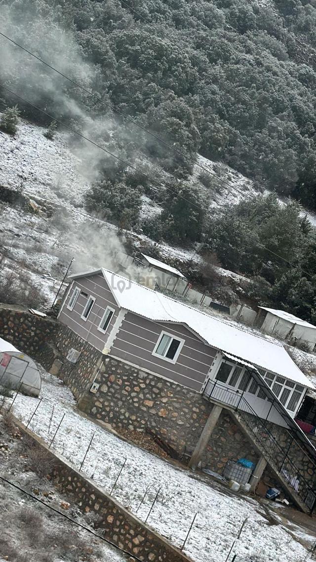 Sahibinden 1030 M2 Bahçe Üzerinde Ev,sera Ve Büyük Kümes! Kurulu Düzen! 1