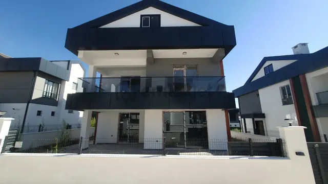 Kd Yapı Gayrimenkul’den Eğriköprü’de Site İçi 5+1 Lüx Villa 1
