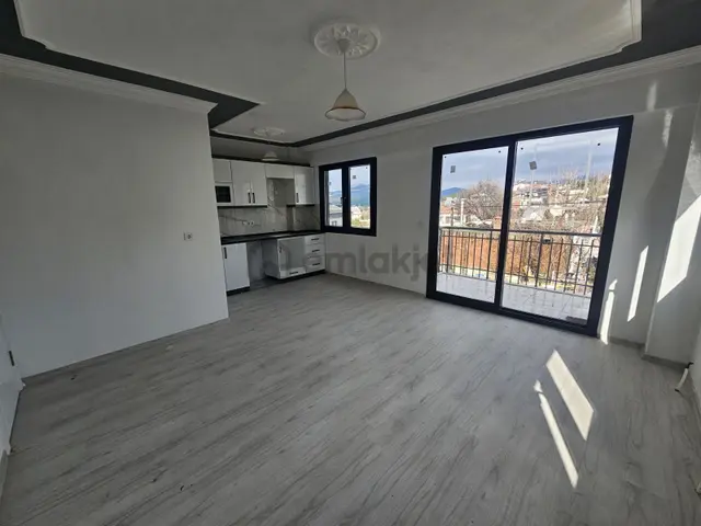 Seydikemer Gerişburnu Mah. 2+1 Ara Kat Kiralık Daire 1