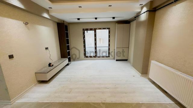 Cb Acar'dan Sırrın Ana Yolda Merit Park'ta Satılık Ön Cephe 1+1 5