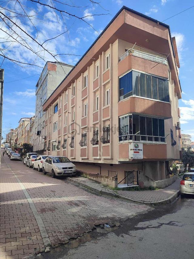 Avcılarda Metrobüse Yakın 3+1 Geniş Temiz Daire Avcılarda Metrobüse Yakın 3+1 Geniş Temiz Daire