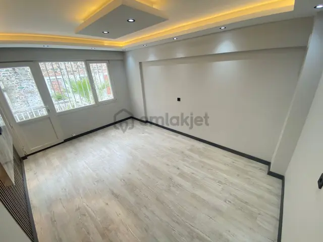 Acil Konak Zeytinlik Mahallesinde 2+1 85m2 Arakat Full Tadilatlı Satılık Daire 3
