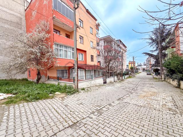 Kumbağ Merkezi Konumda İskanlı Binada 2+1 Satılık Daire Kumbağ Merkezi Konumda İskanlı Binada 2+1 Satılık Daire