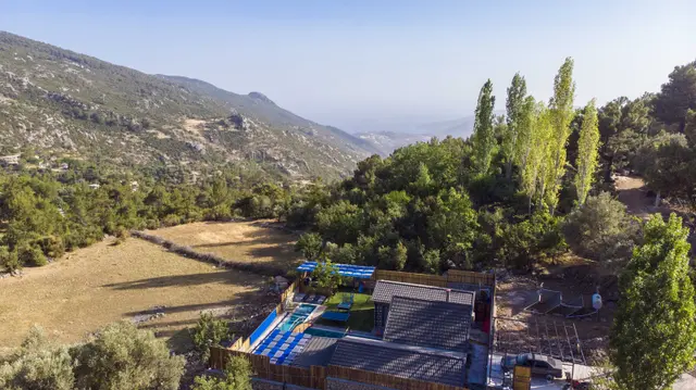 Kaş İslamlarda Satılık 2+1 Özenle Yapılmış Geniş Oturumlu Villa 3