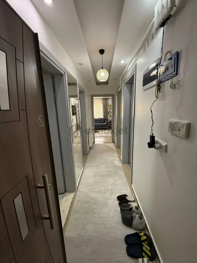 🏡50 Yıl Mahallesi 🏡 ✅2+1 90 M2 5 Katlının 5 Katı ❇️kombi Petekli ❇️asansör ( Var ) 5