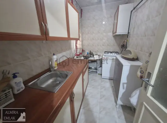 Betonyol Cadde Üzeri 2+1 Doğalgazlı Teraslı Metro Yakını Daire 4