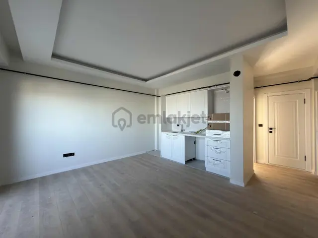 Geniş, Kullanışlı,manzaralı Ve Sıfır Kiralık 1+1 / Remax Gökhan Geniş, Kullanışlı,manzaralı Ve Sıfır Kiralık 1+1 / Remax Gökhan