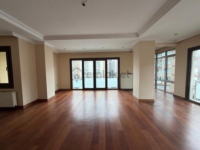 Bahçelievler Yayla'da Genç Binada 360m2 7+2 Lüks Dubleks 4