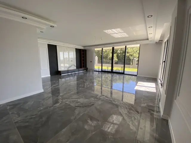 Alanlı Da Muhteşem Manzaralı Müstakil Villa 2