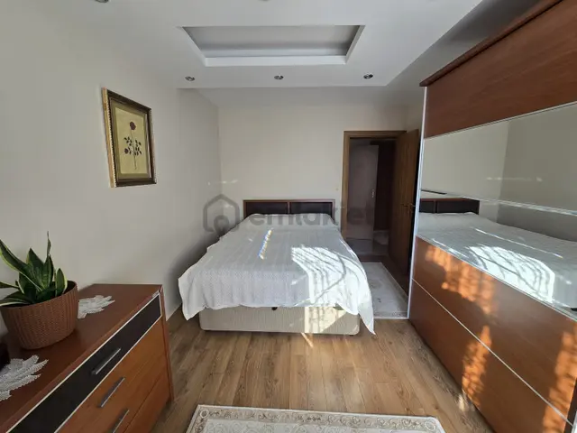 Tırpan'dan Halitpaşa'da Site İçi 5+1deniz Manzaralı Dublex Daire 2