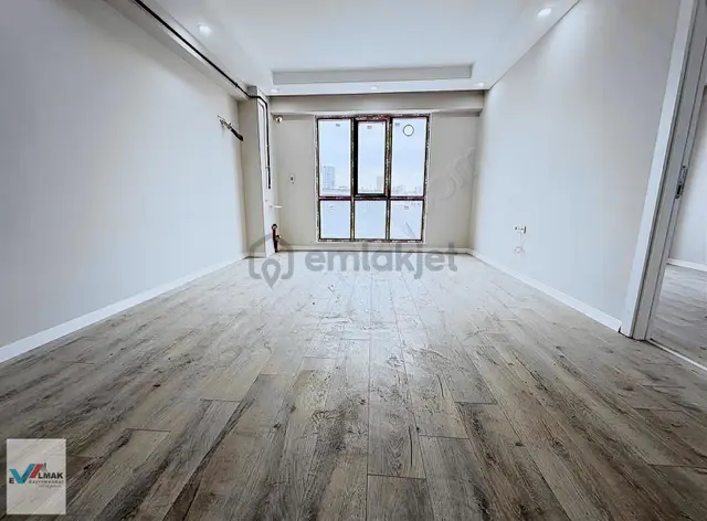 Evalmak'ta Site İçi 1+1(80m2) Asansörlü Otoparklı Daire 3