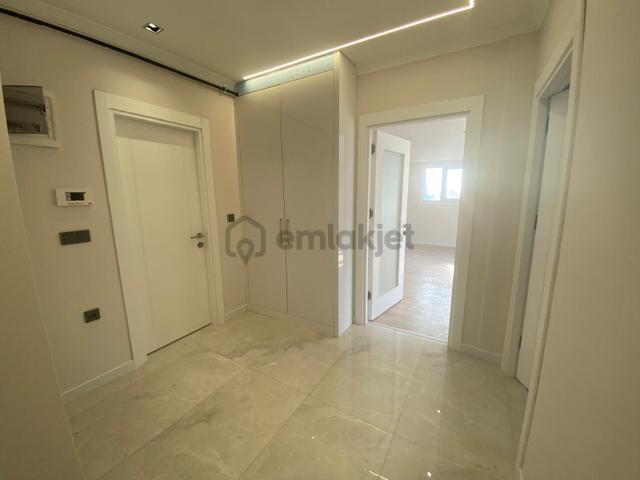 Bahçelievler`de Sıfır Mansat Daire 5.kat 2+1 Asansörlü 5