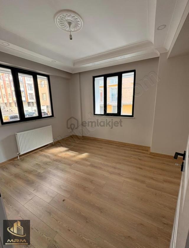 Mrm Gayrimenkul'den Satılık Sıfır 75 .yıl Giriş Daire 4