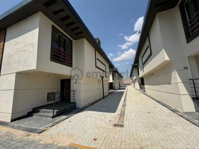 Emrah Çiftci'den Selçuklu Yazır Mah.şafak Caddesi Civarı Satılık 5+1 Ultra Lüks Dubleks Villa 3