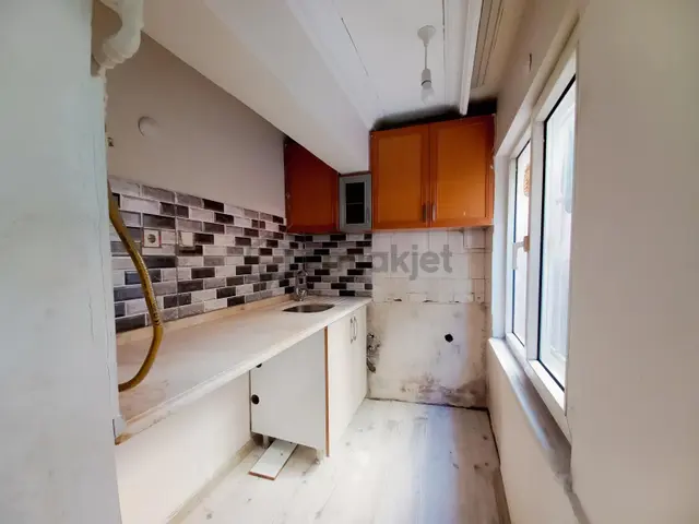 Şeref Emlaktan Satılık Bahçe Katı Daire 1
