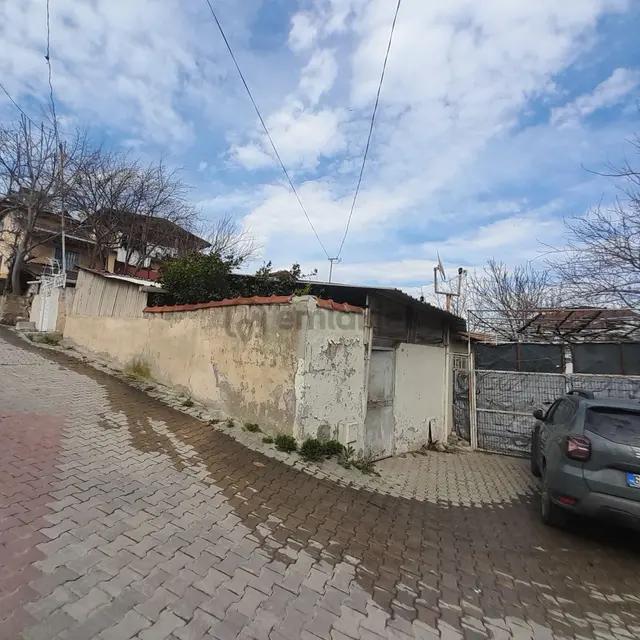 Sahibinden Bahçeli Gecekondulu Arsa 2