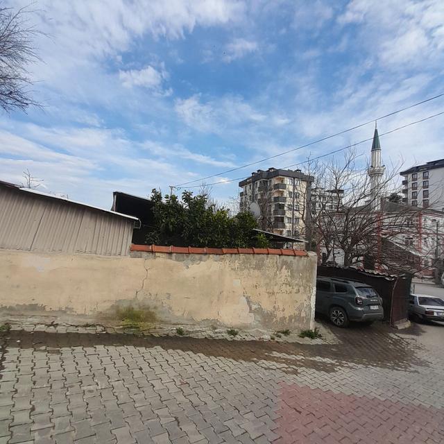 Sahibinden Bahçeli Gecekondulu Arsa 1