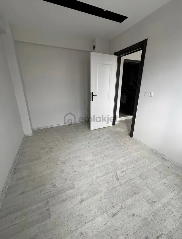 Cumhuriyet Okulu Yanı Yatırımlık 1+1 Daire 3