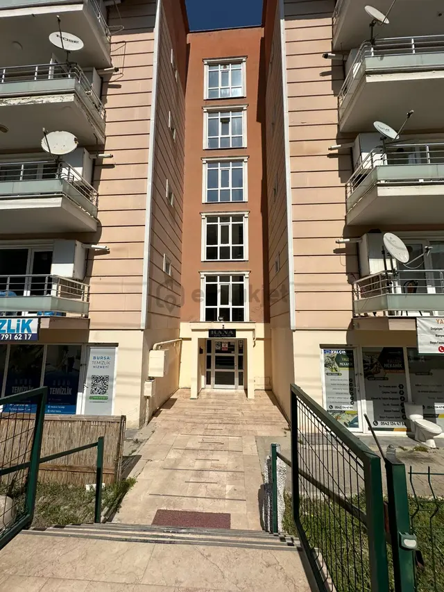 Bahar'dan Görükle'de Kiralık 1+1 Eşyasız Geniş Daire 1