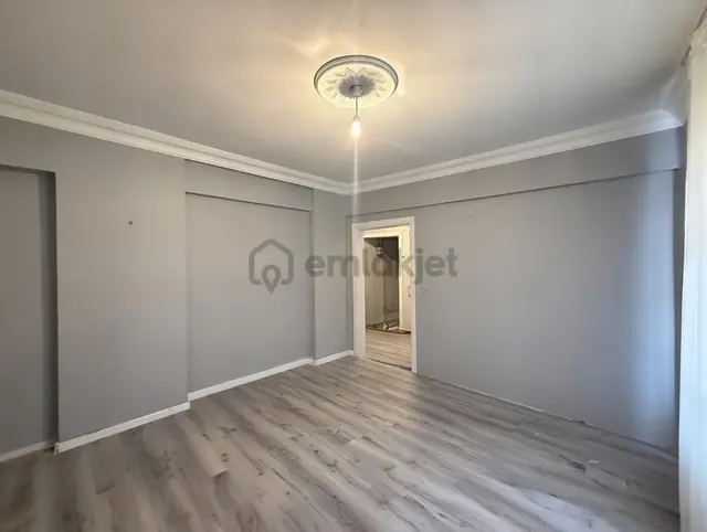Hastaneye 200 Metre Mesafede Ara Kat 2+1 Kiralık 4