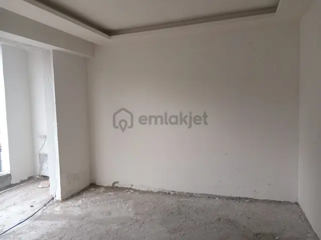 Altınova Cumhuriyet'te Satılık 1+1 Lüks Daire 3