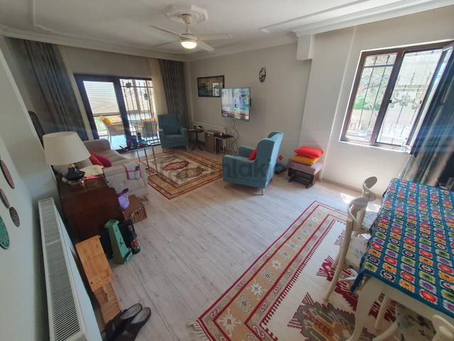 Altınoluk İlkbaharda Denize Yakın 1350m2 Arsa İçinde Emsalsiz Çiftlik Evi 5