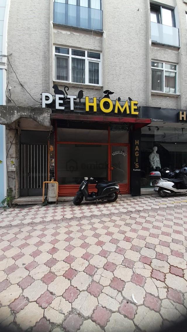 Erdem Emlak Ofisinden Çiftlik Te Kiralık 30 M2 Wc Li Dükkan 1