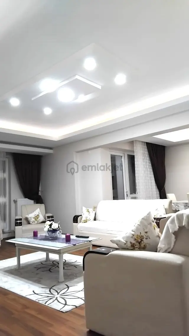Erdem Emlak Ofisinden Satılık Derebahçede Satılık Site İçinde 3.kat 180 M2 Daire 4