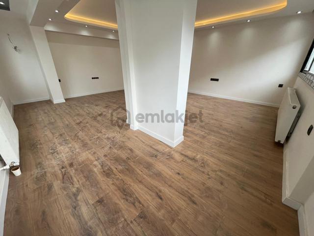 Asil'den Üçkuyularda Cadde Üzeri 3+1 Köşe Arakat Lüks Daire 4