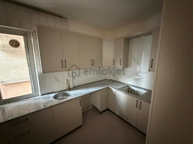 Cumhuriyet Mahallesinde Satılık Doğalgazlı 2 +1 Daire 3
